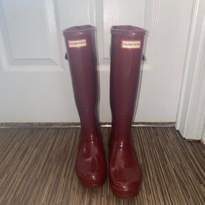 Hunter Original Tall Rain Boots in Maroon Size 7US